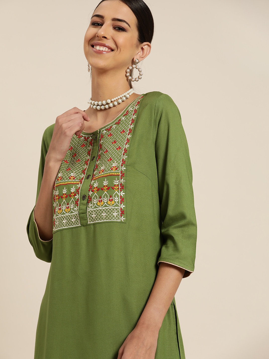 

all about you Women Green & Red Yoke Embroidered Straight Kurta