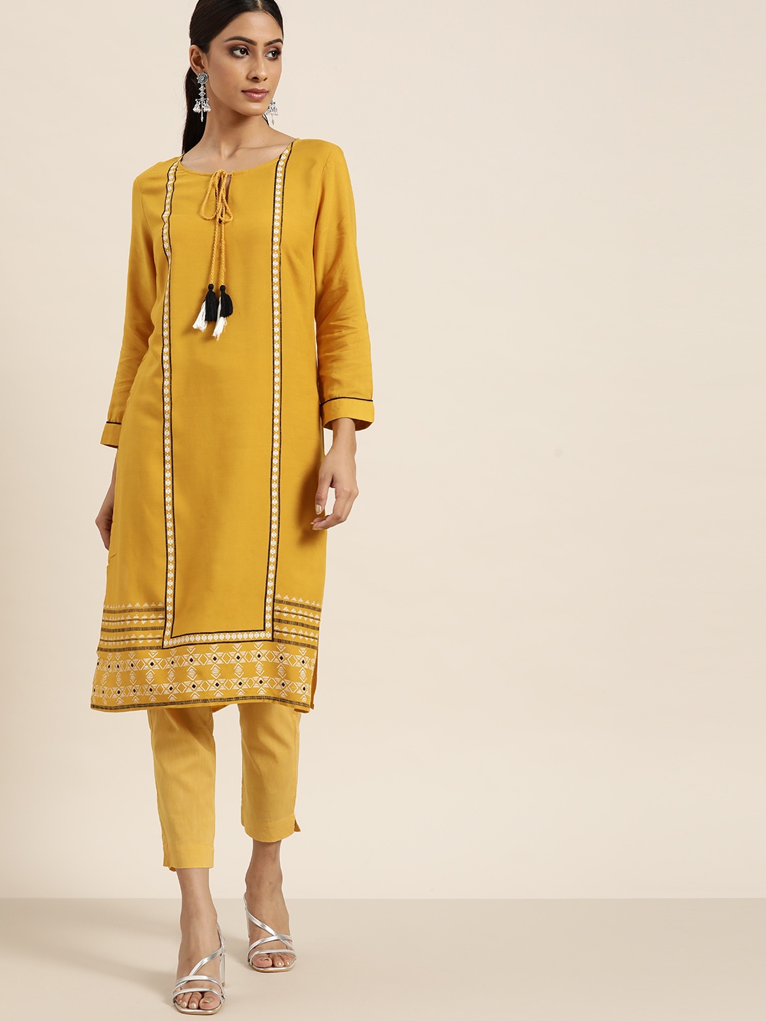 

all about you Women Mustard Yellow Solid Straight Kurta