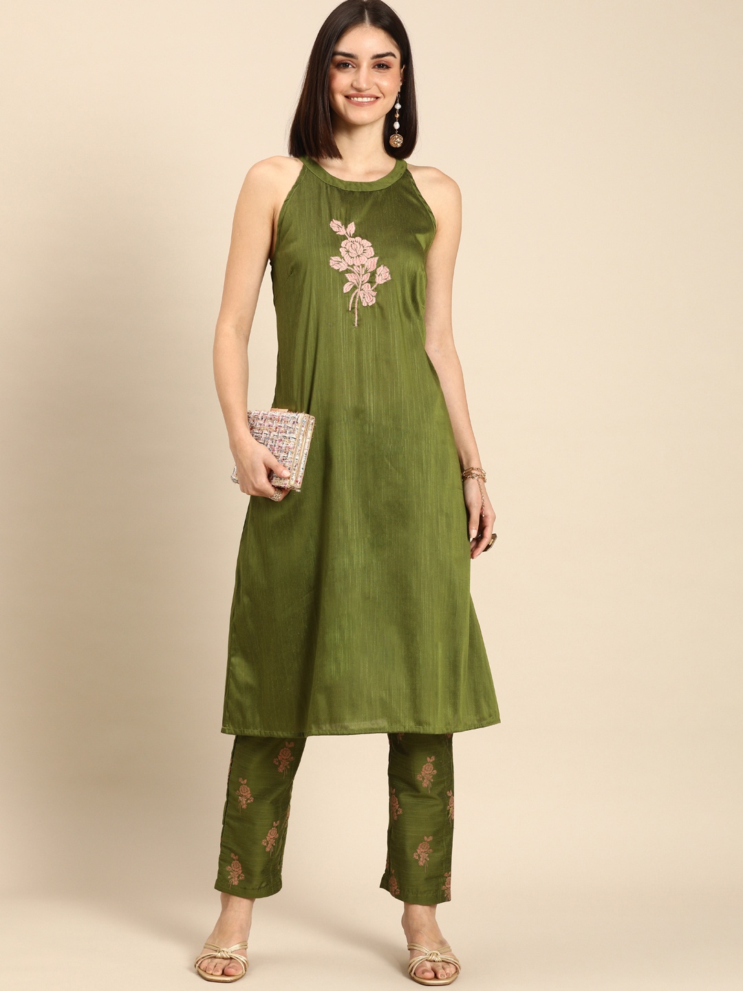 

all about you Women Green Floral Print Embroidered Regular Kurta with Trousers