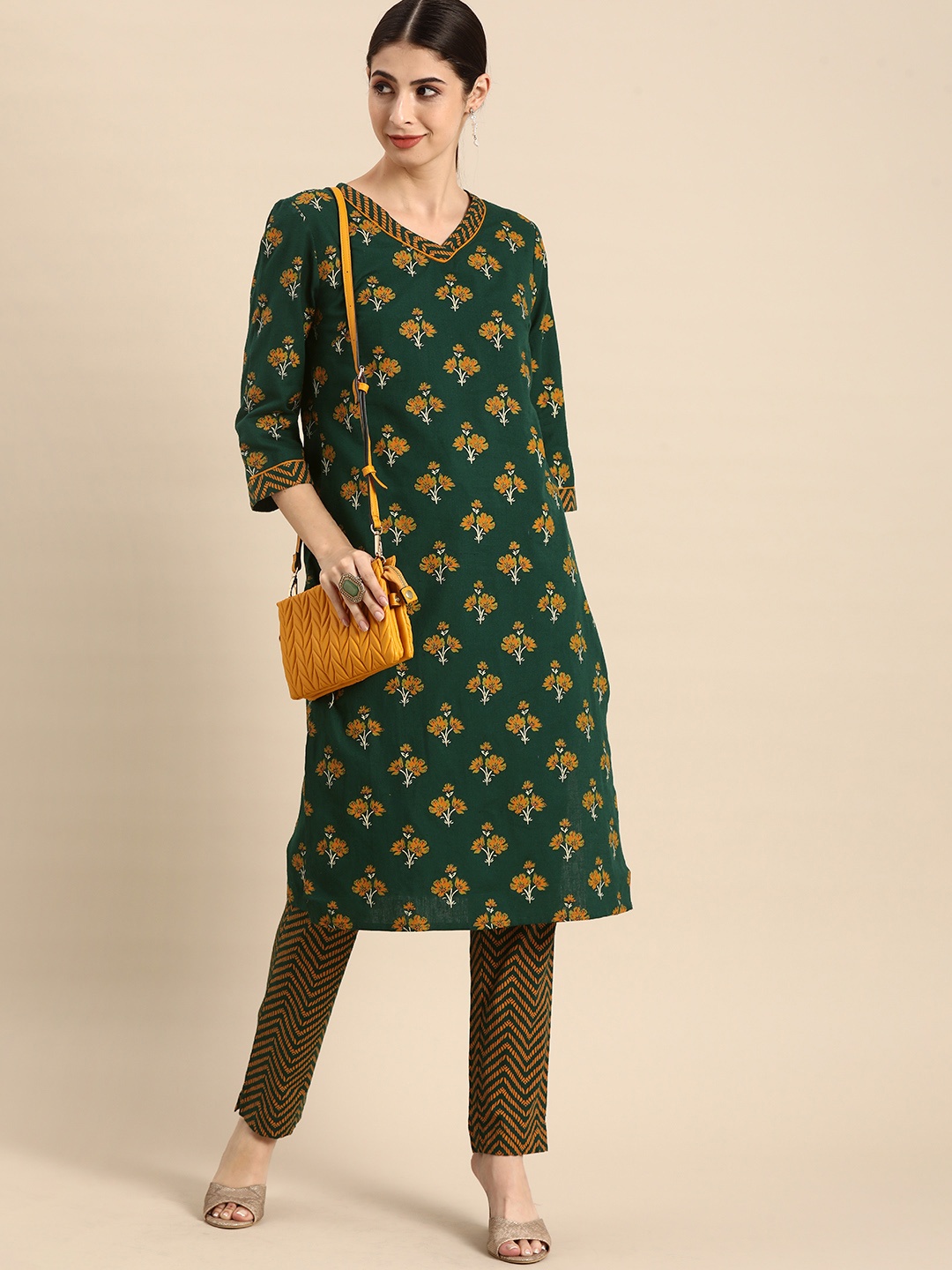 

all about you Women Green Floral Printed Regular Pure Cotton Kurta with Trousers