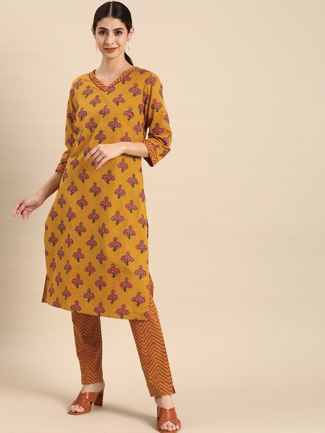 

all about you Women Yellow Floral Printed Regular Pure Cotton Kurta with Trousers