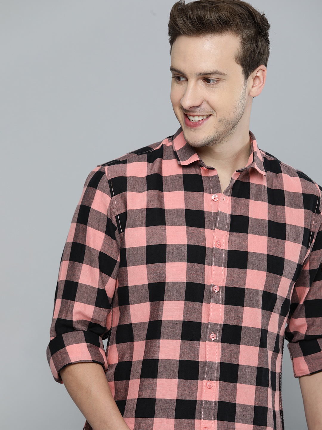 

Mast & Harbour Men Pink & Black Slim Fit Buffalo Checks Opaque Cotton Linen Casual Shirt