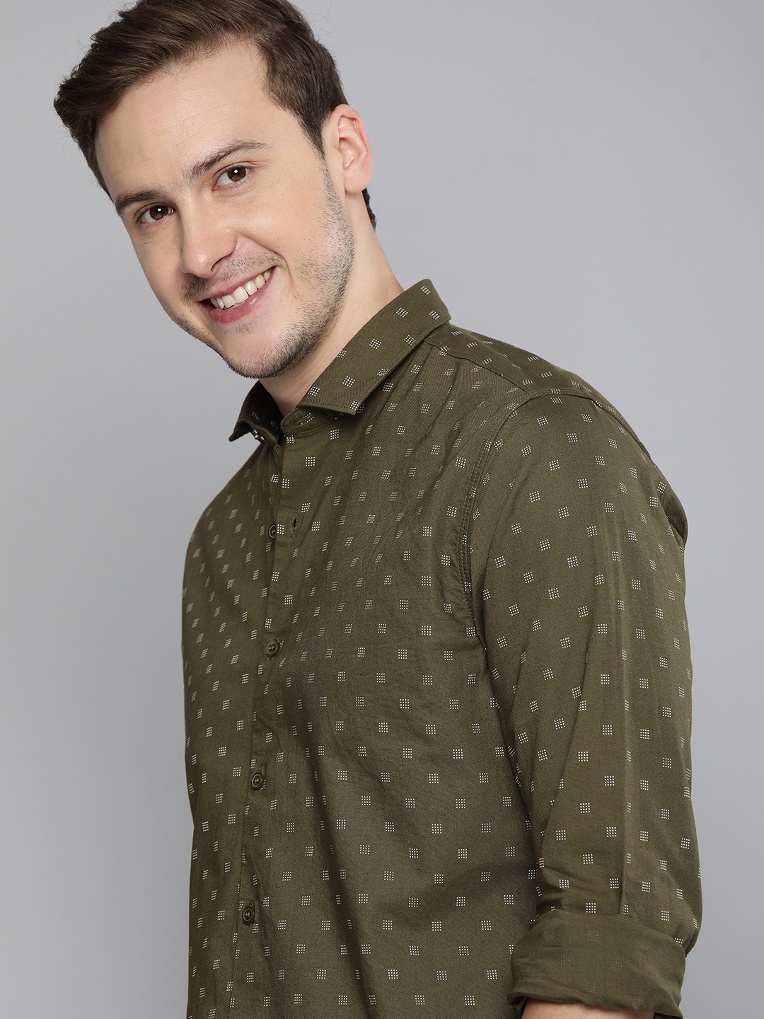 

Mast & Harbour Men Olive Green & White Slim Fit Opaque Printed Casual Shirt