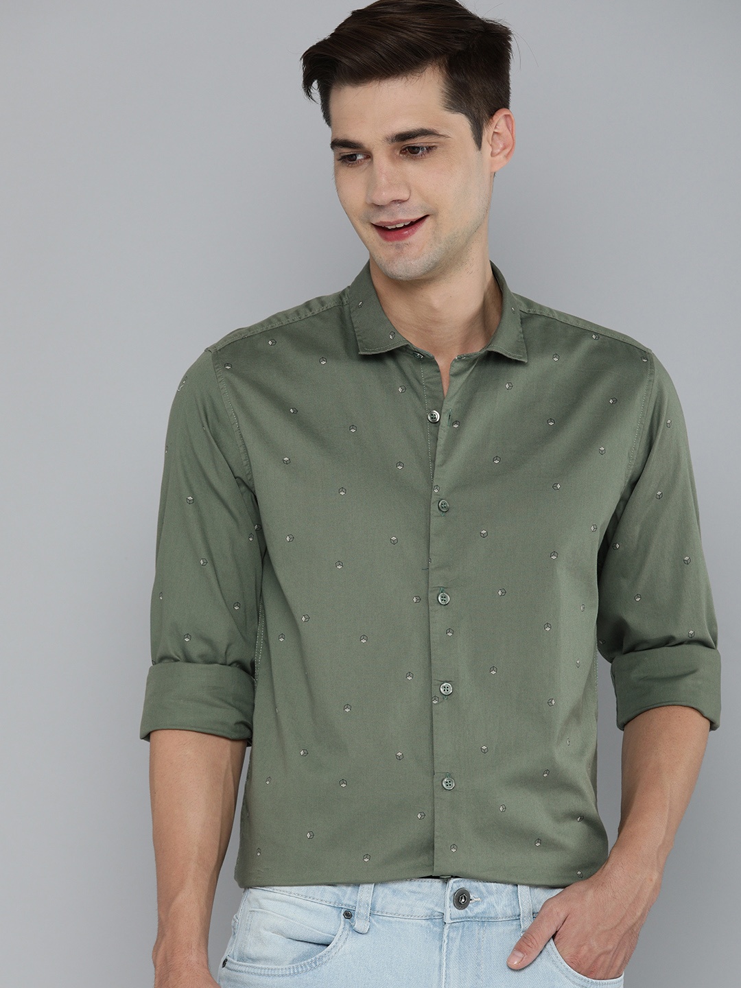

Mast & Harbour Men Green & Navy Blue Printed Pure Cotton Casual Shirt
