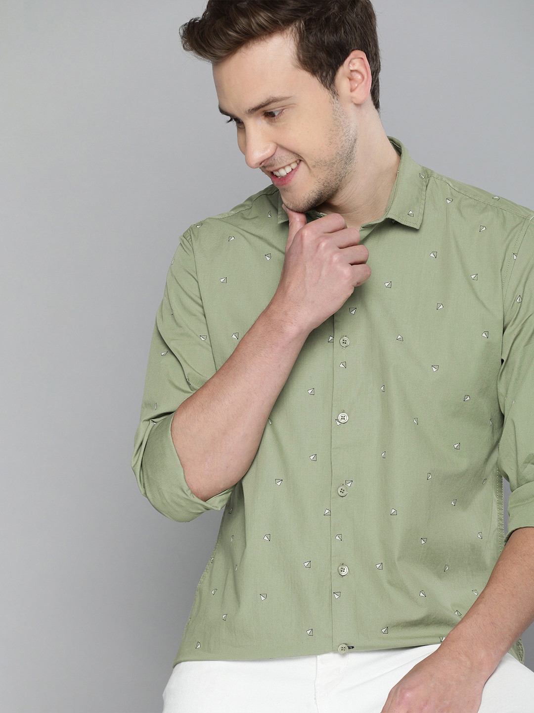 

Mast & Harbour Men Olive Green Printed Cotton Casual Shirt