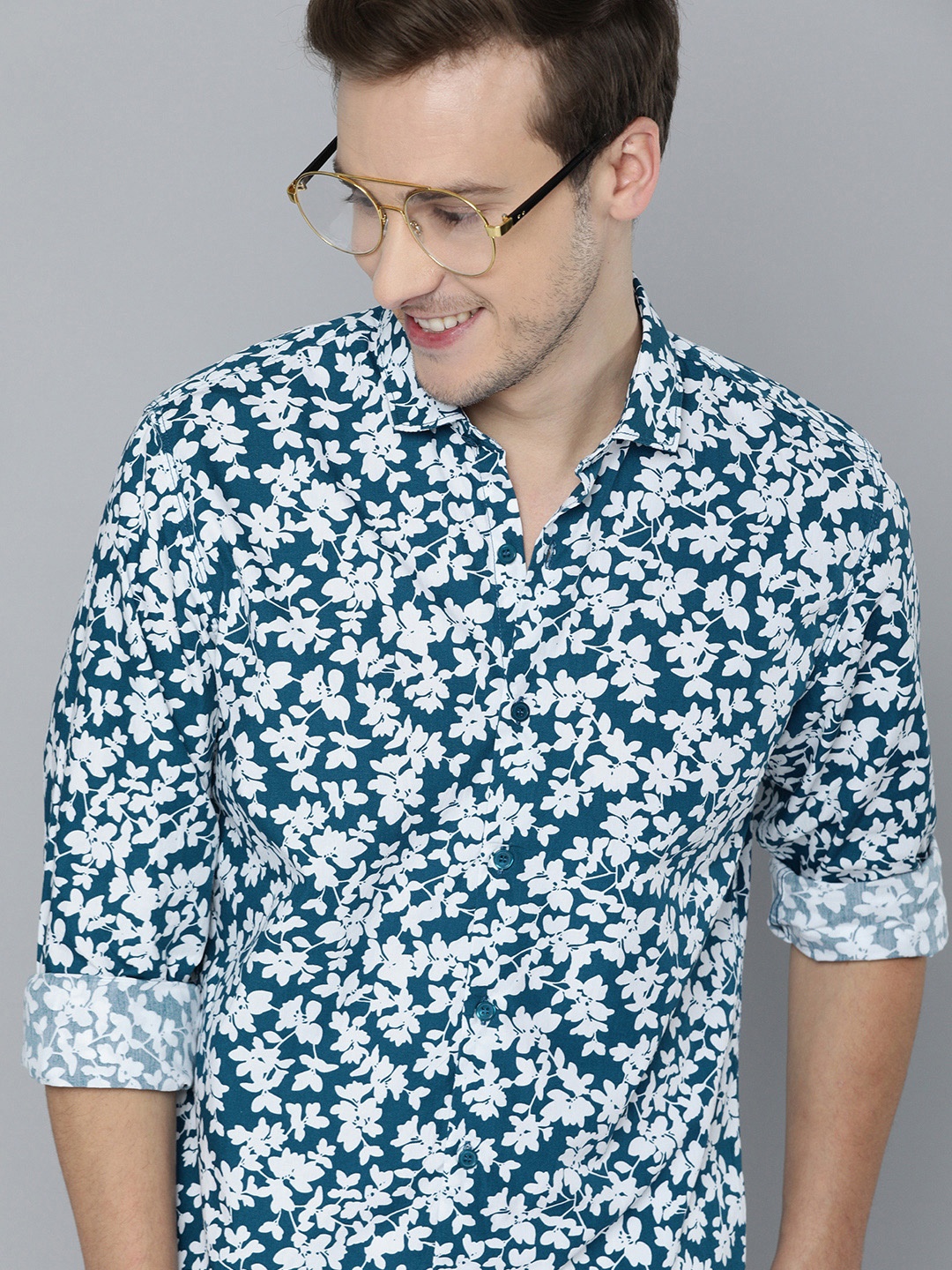 

Mast & Harbour Men Blue Floral Opaque Printed Pure Linen Casual Shirt