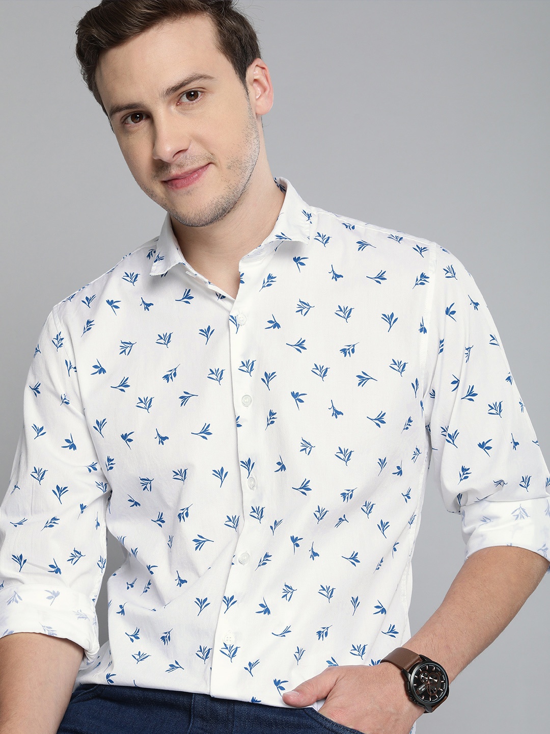 

Mast & Harbour Men White & Blue Printed Casual Shirt