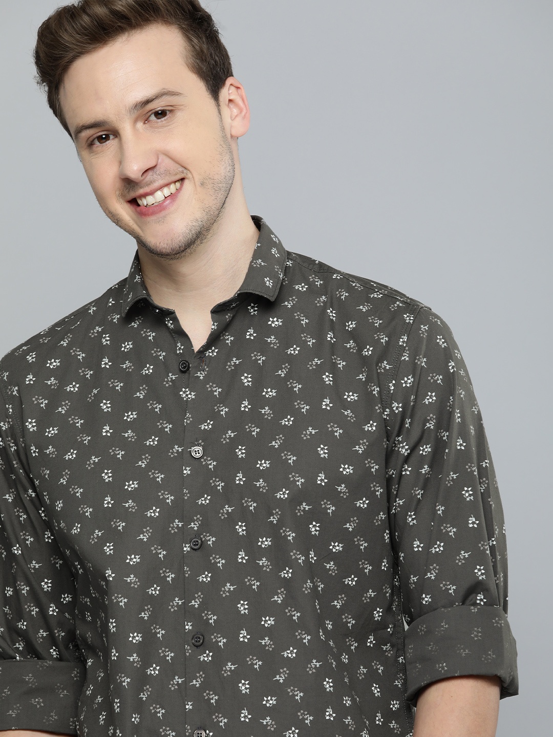 

Mast & Harbour Men Grey Opaque Printed Casual Shirt