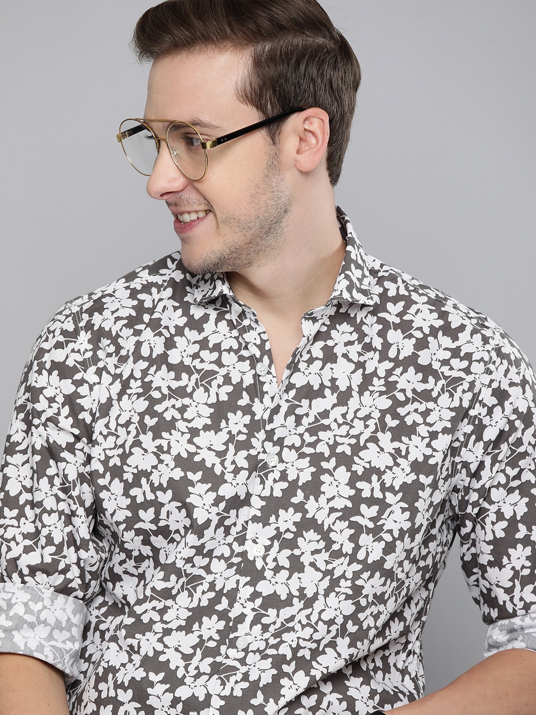 

Mast & Harbour Men Grey & White Slim Fit Floral Opaque Printed Casual Shirt