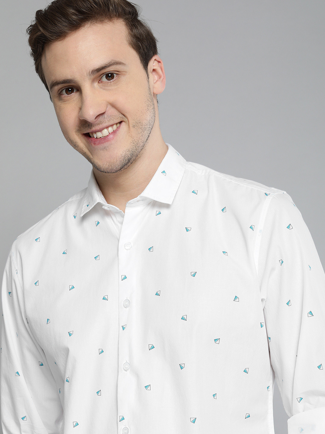 

Mast & Harbour Men White Geometric Printed Cotton Casual Shirt