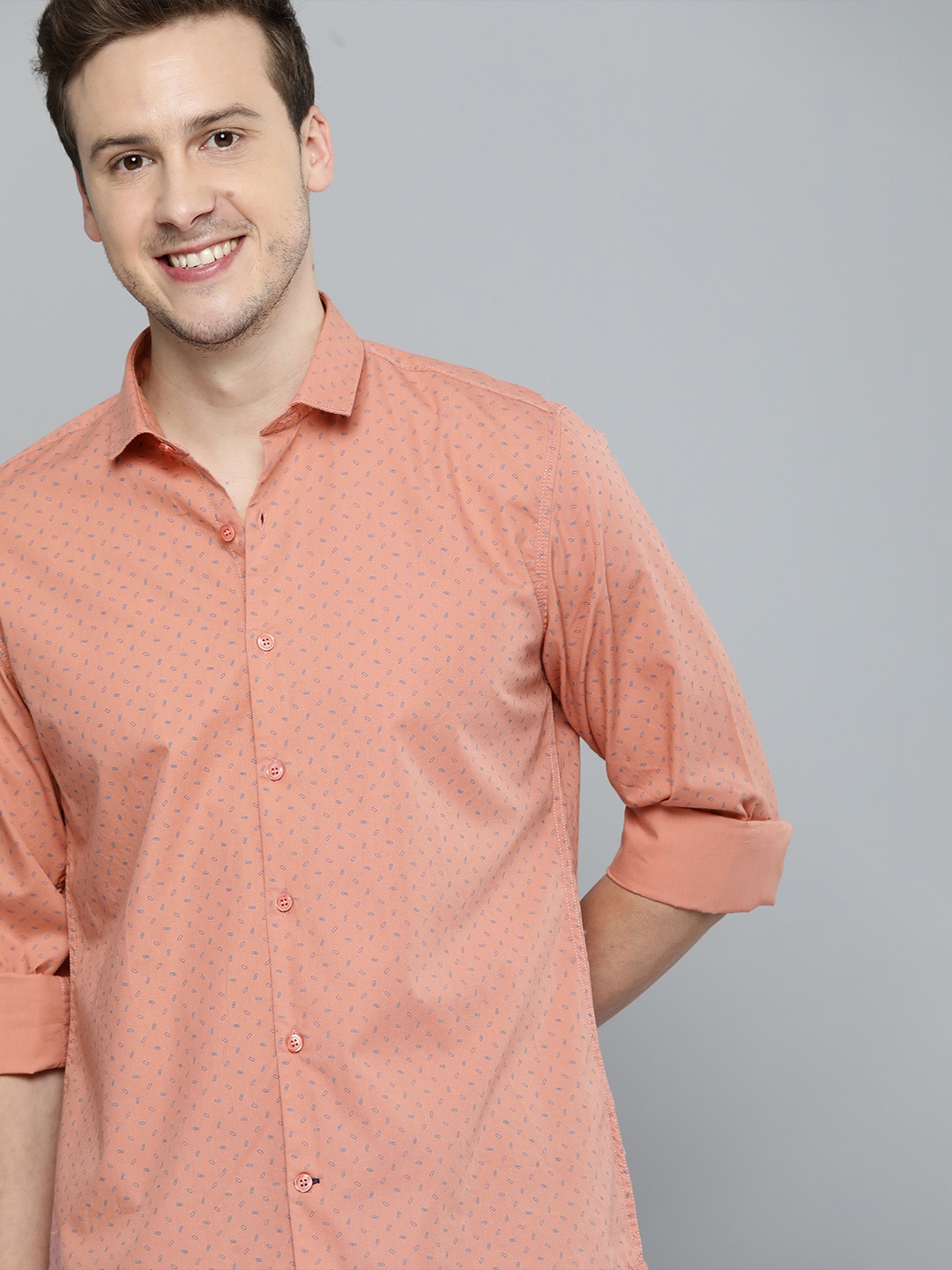 

Mast & Harbour Men Peach-Coloured Opaque Casual Shirt