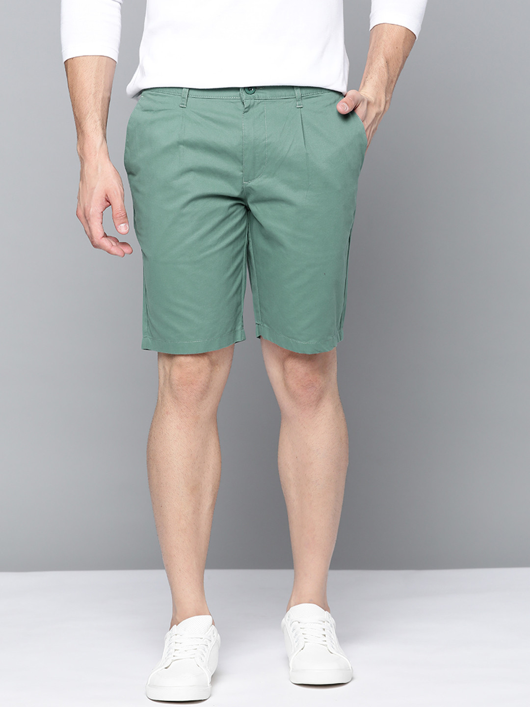 

Mast & Harbour Men Green Pure Cotton Chino Shorts