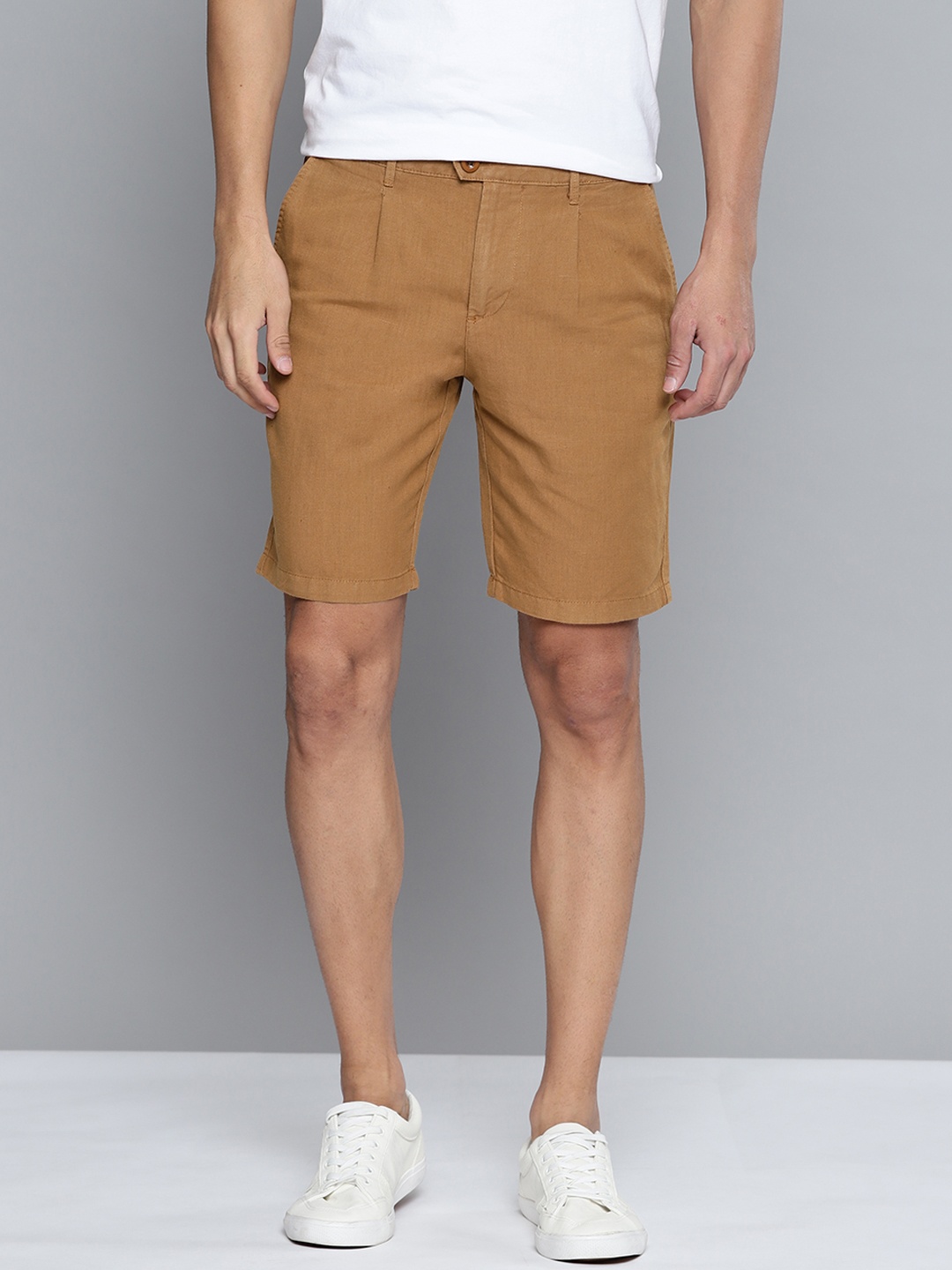 

Mast & Harbour Men Brown Solid Linen Cotton Regular Shorts