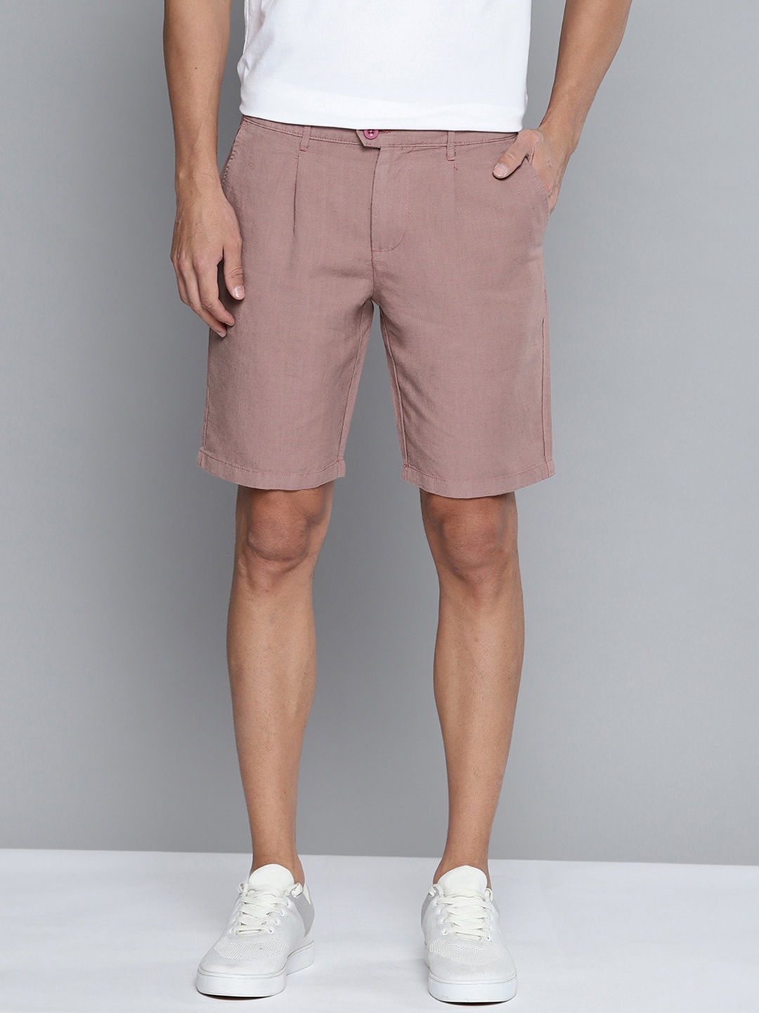 

Mast & Harbour Men Mauve Solid Linen Cotton Regular Shorts