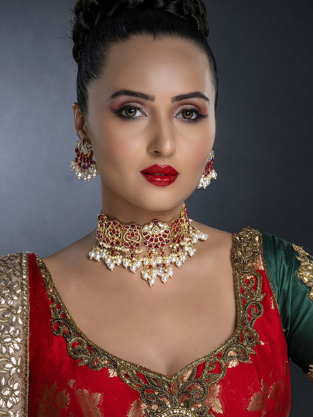 

Sukkhi Gold-Plated Red & White Kundan-Studded & Pearl-Beaded Jewellery Set