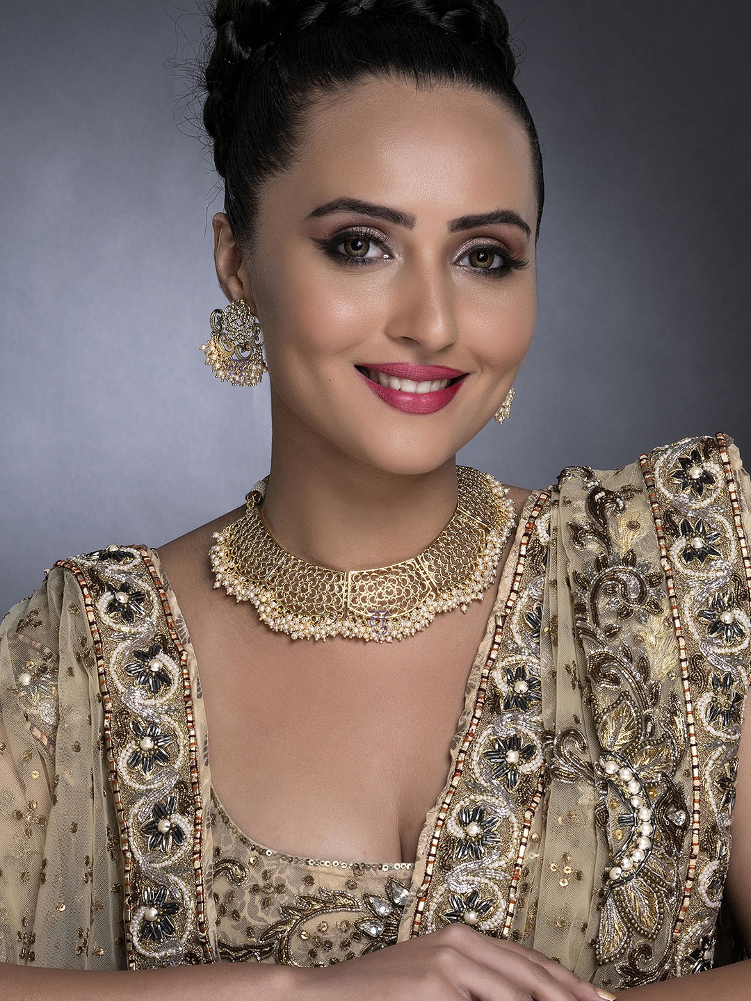 

Sukkhi Gold-Plated White Pearl Beaded Jewellery Set