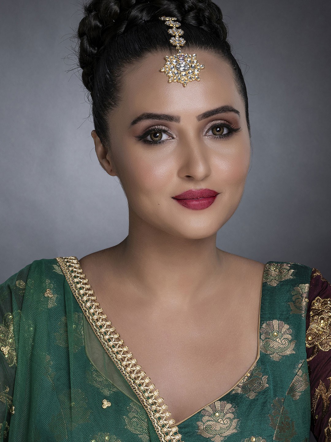 

Sukkhi Gold-Plated White Pearl & Kundan-Studded Maangtika