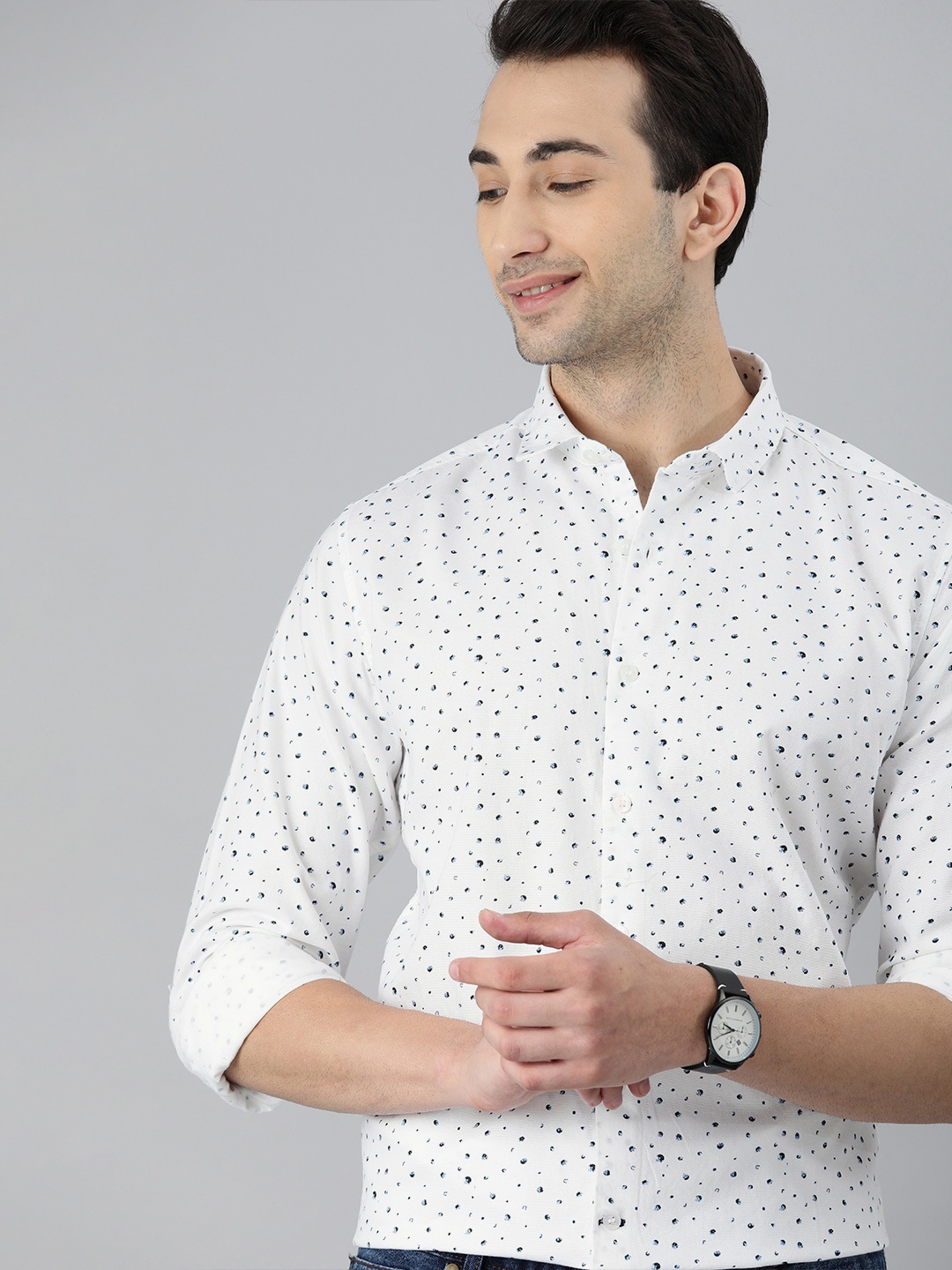 

Mast & Harbour Men White & Navy Blue Printed Casual Shirt