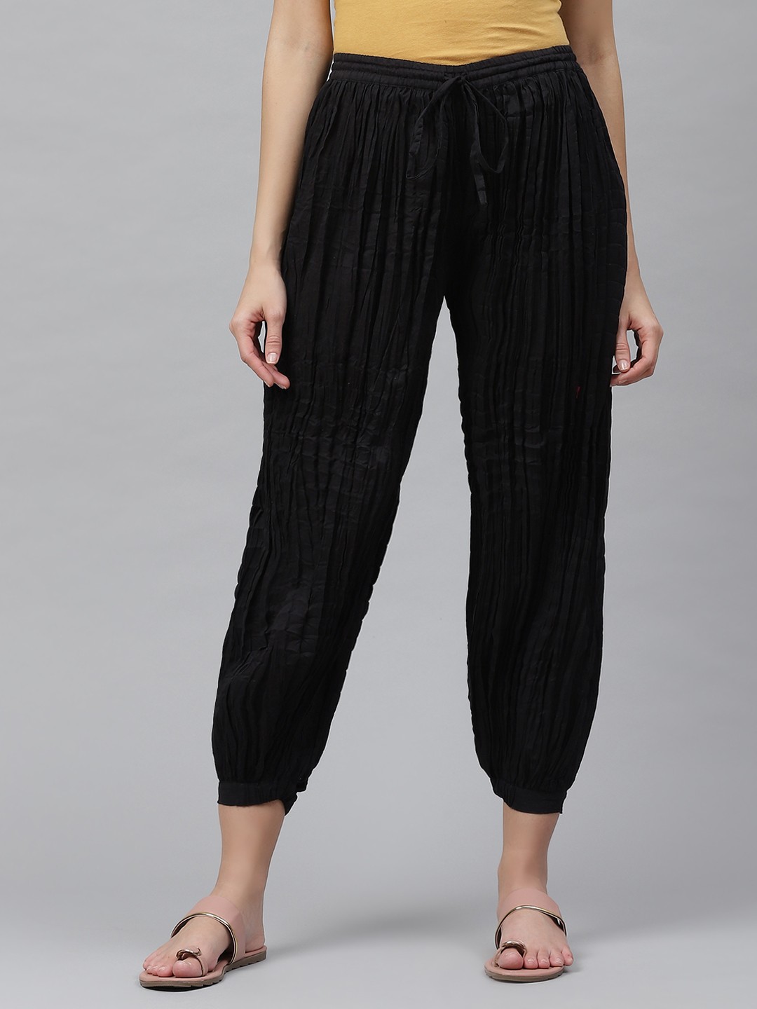 

Fabindia Women Black Pure Cotton Crinkle Effect Cropped Harem Pants