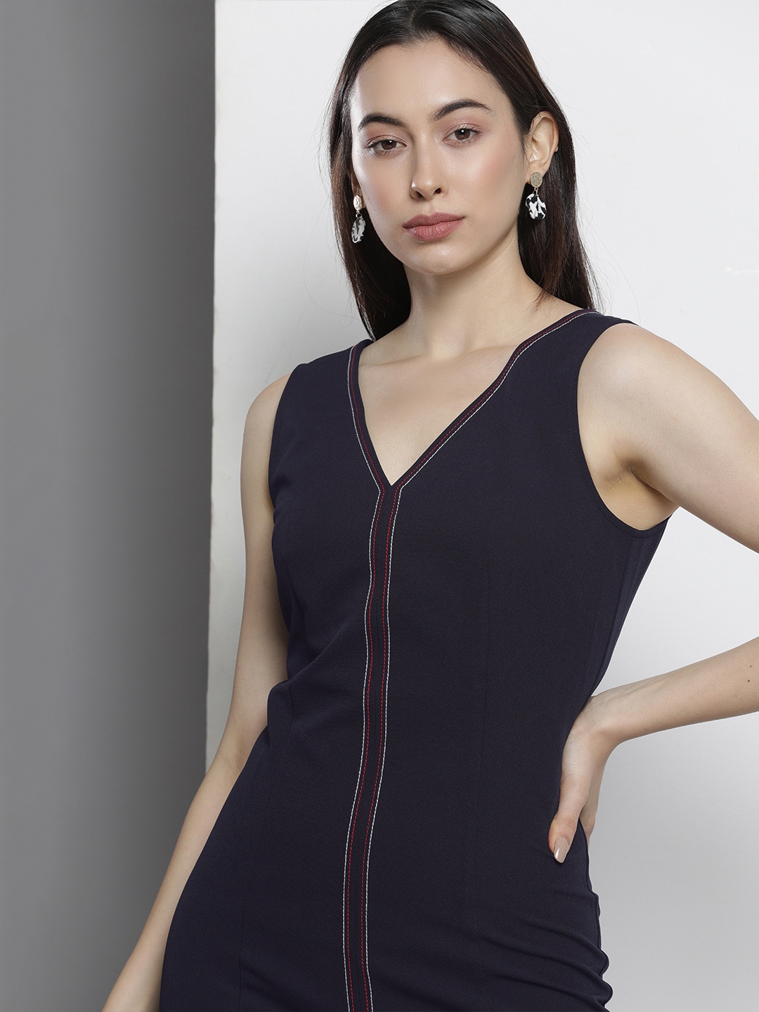 

Tommy Hilfiger Women Navy Blue & Red Solid Bodycon Dress
