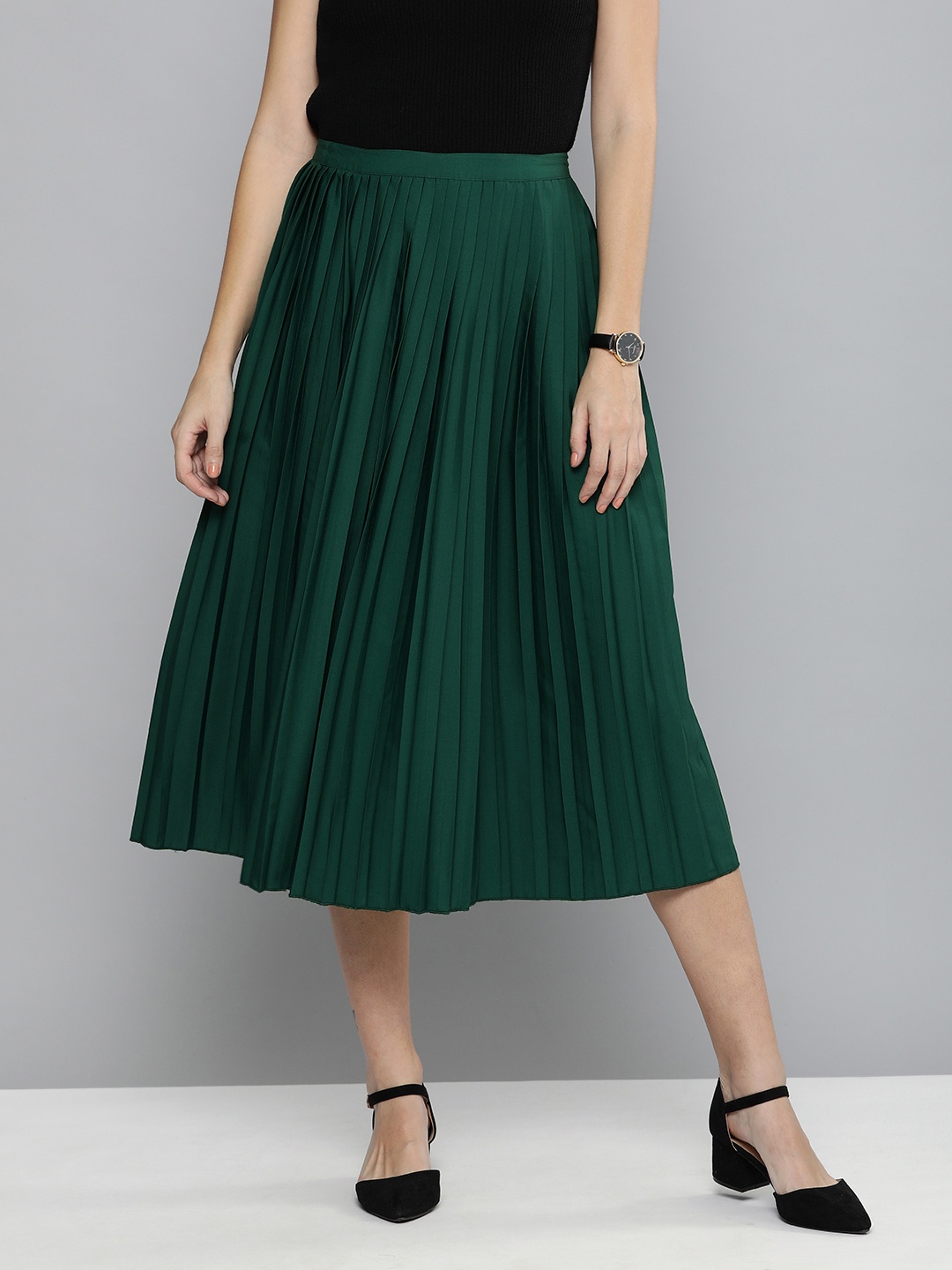 

Chemistry Women Green Solid Accordion Pleated A-Line Midi Skirt