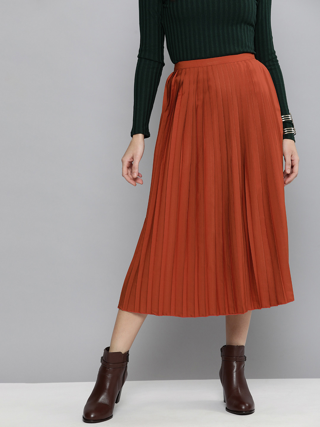 

Chemistry Women Rust Brown Solid Accordion Pleated A-Line Midi Skirt