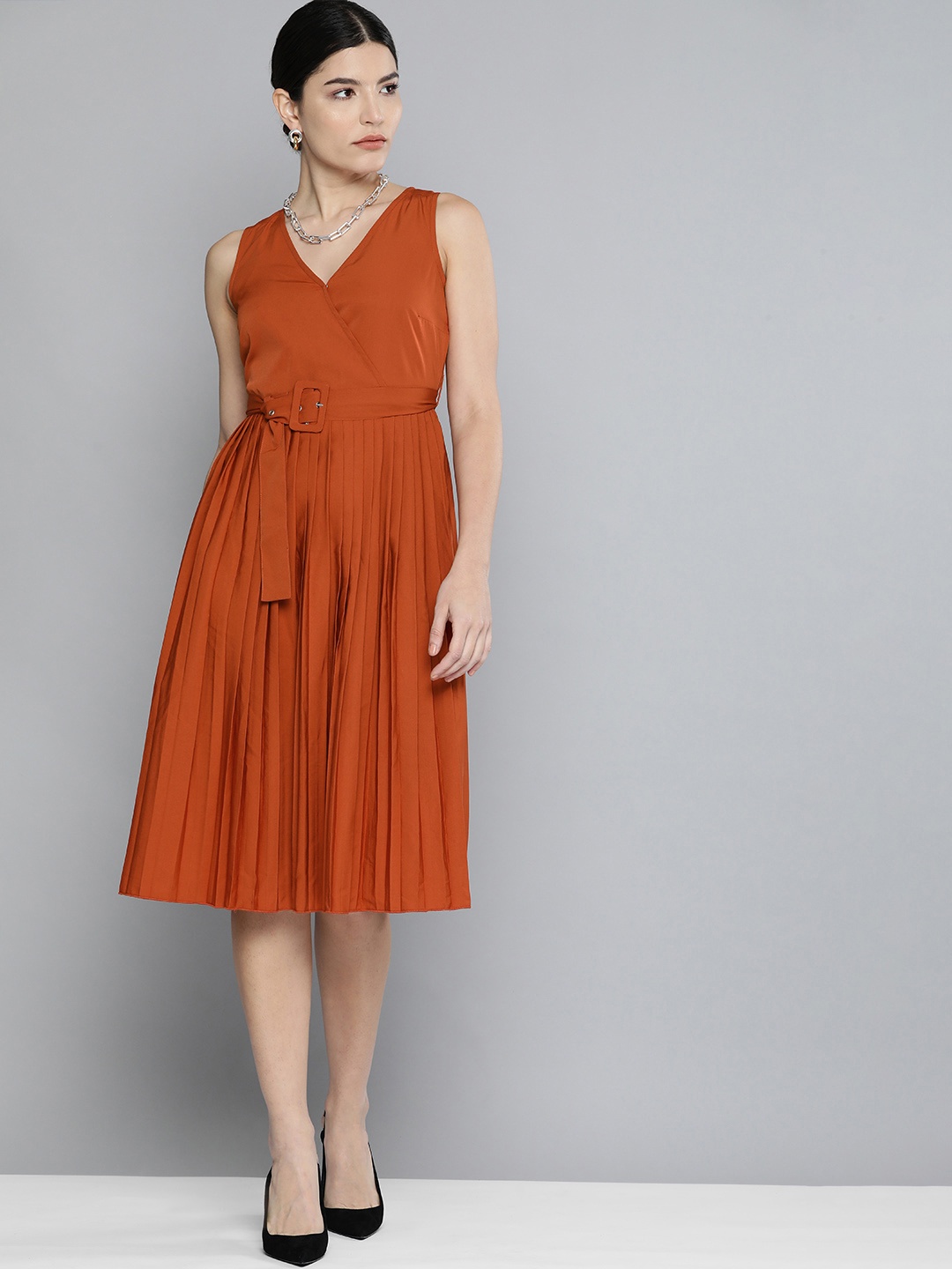 

Chemistry Rust Pleated Fit N Flared Sleeveless Dress, Brown