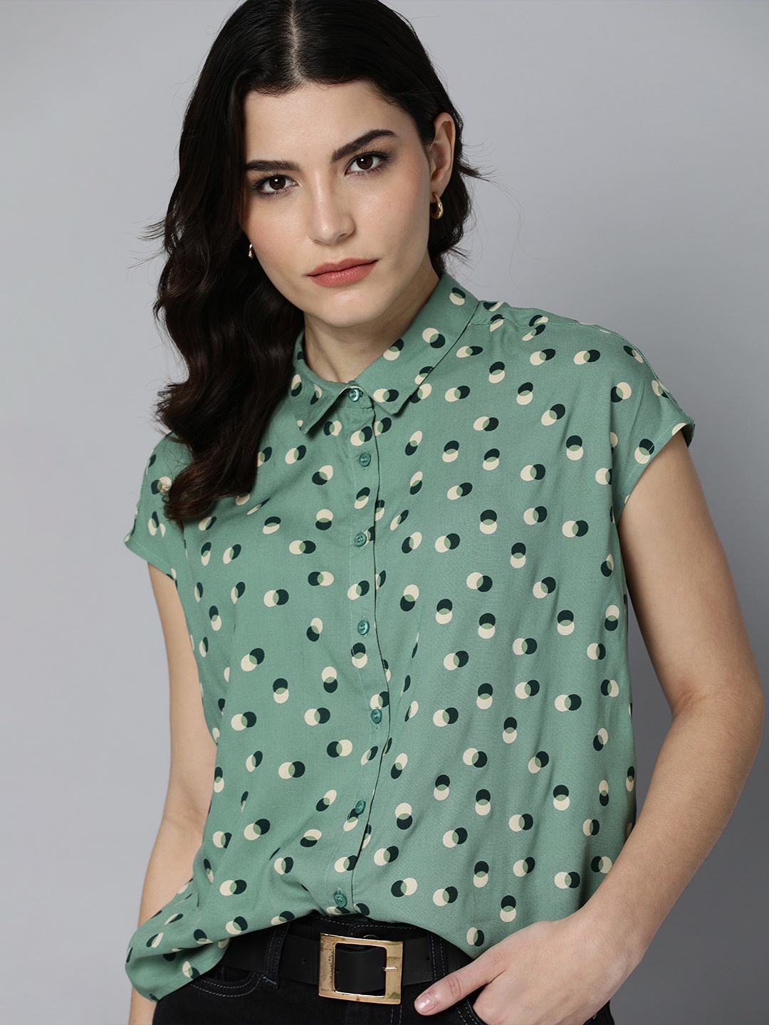 

Chemistry Women Green Geometrical Printed Casual Shirt