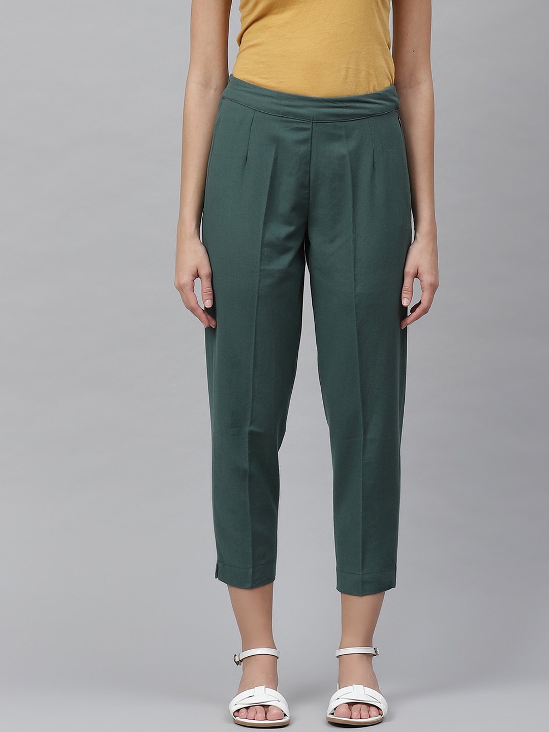 

Fabindia Women Olive Green Pure Cotton Cropped Cigarette Trousers