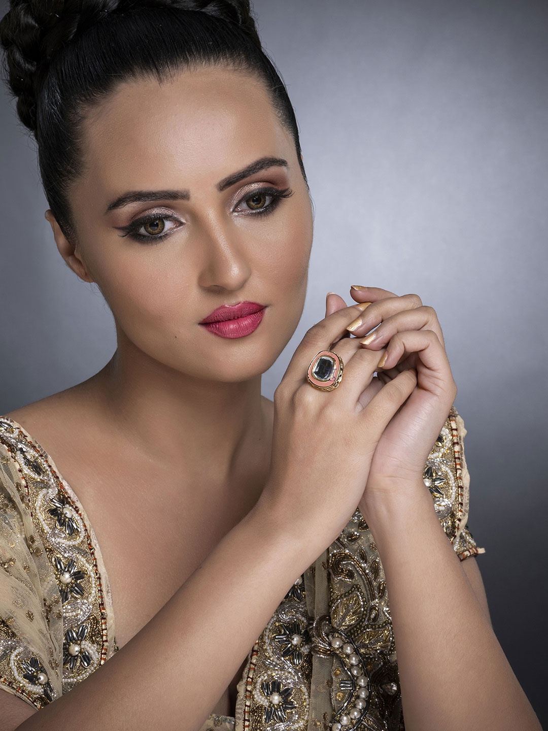 

Sukkhi Gold-Plated White & Peach-Colored Kundan-Studded Meenakari Adjustable Finger Ring