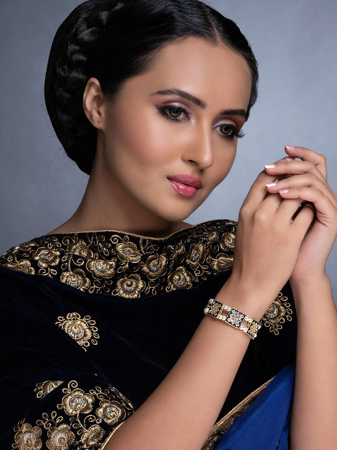 

Sukkhi Women Gold & Blue Pearls Meenakari Gold-Plated Charm Bracelet