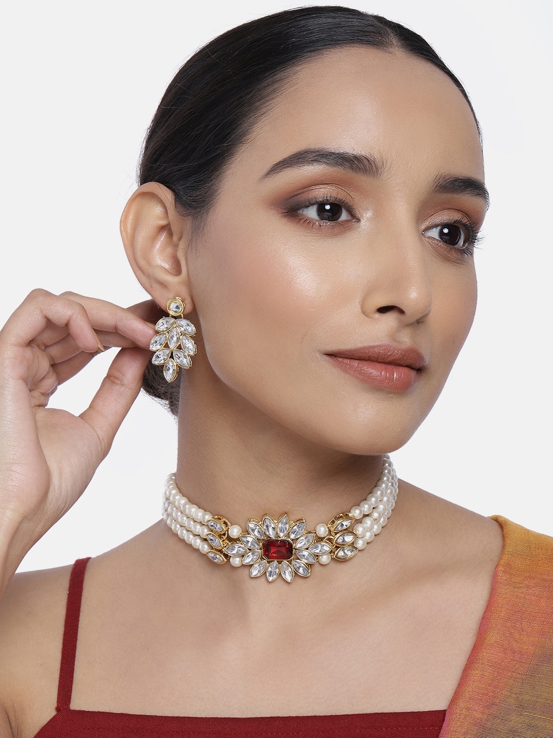 

Peora Gold-Plated White Kundan & Pearl Studded Handcrafted Jewellery Set