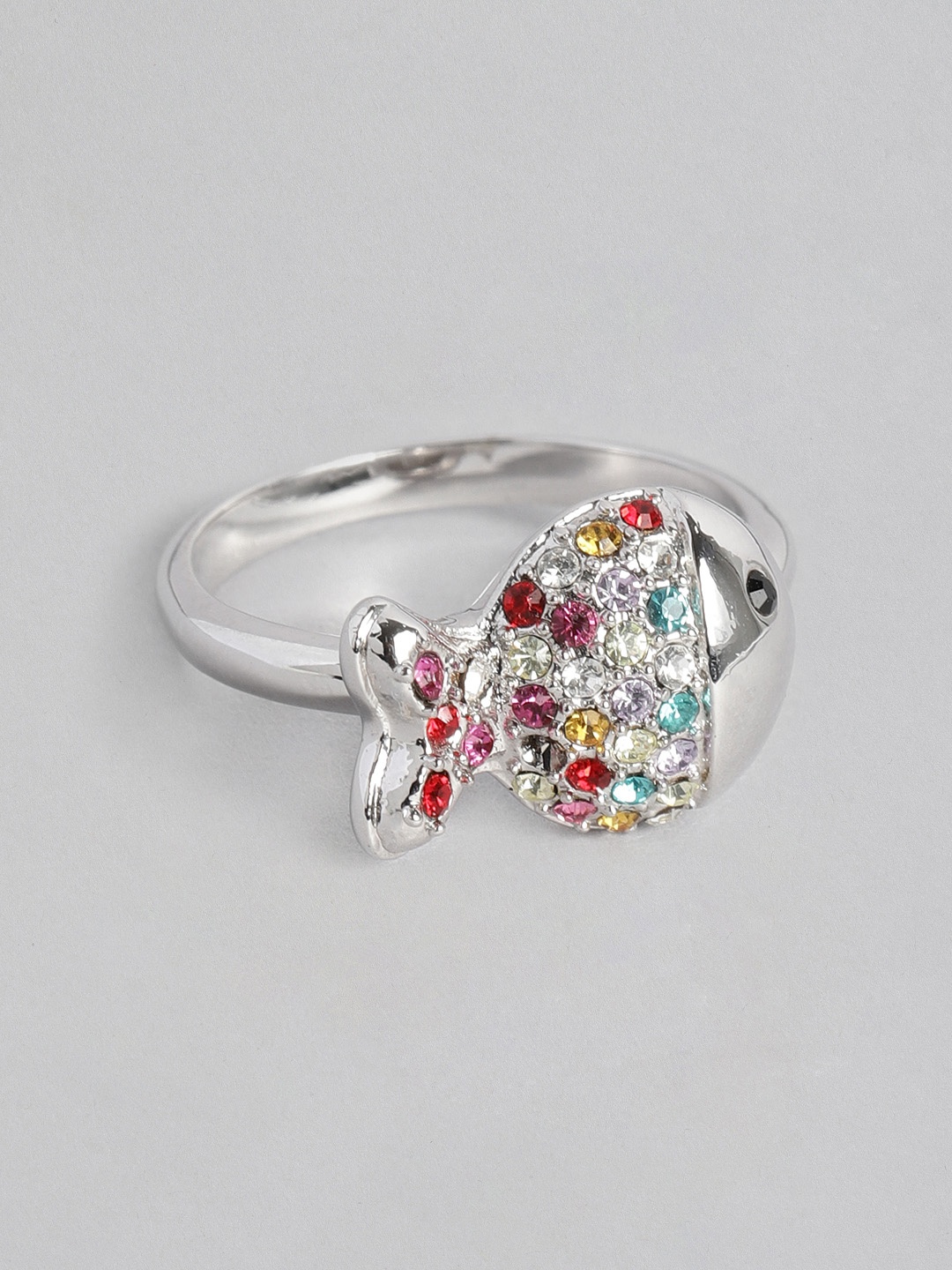 

Peora Silver-Plated Cubic Zirconia Fish Design Finger Ring (US 6)