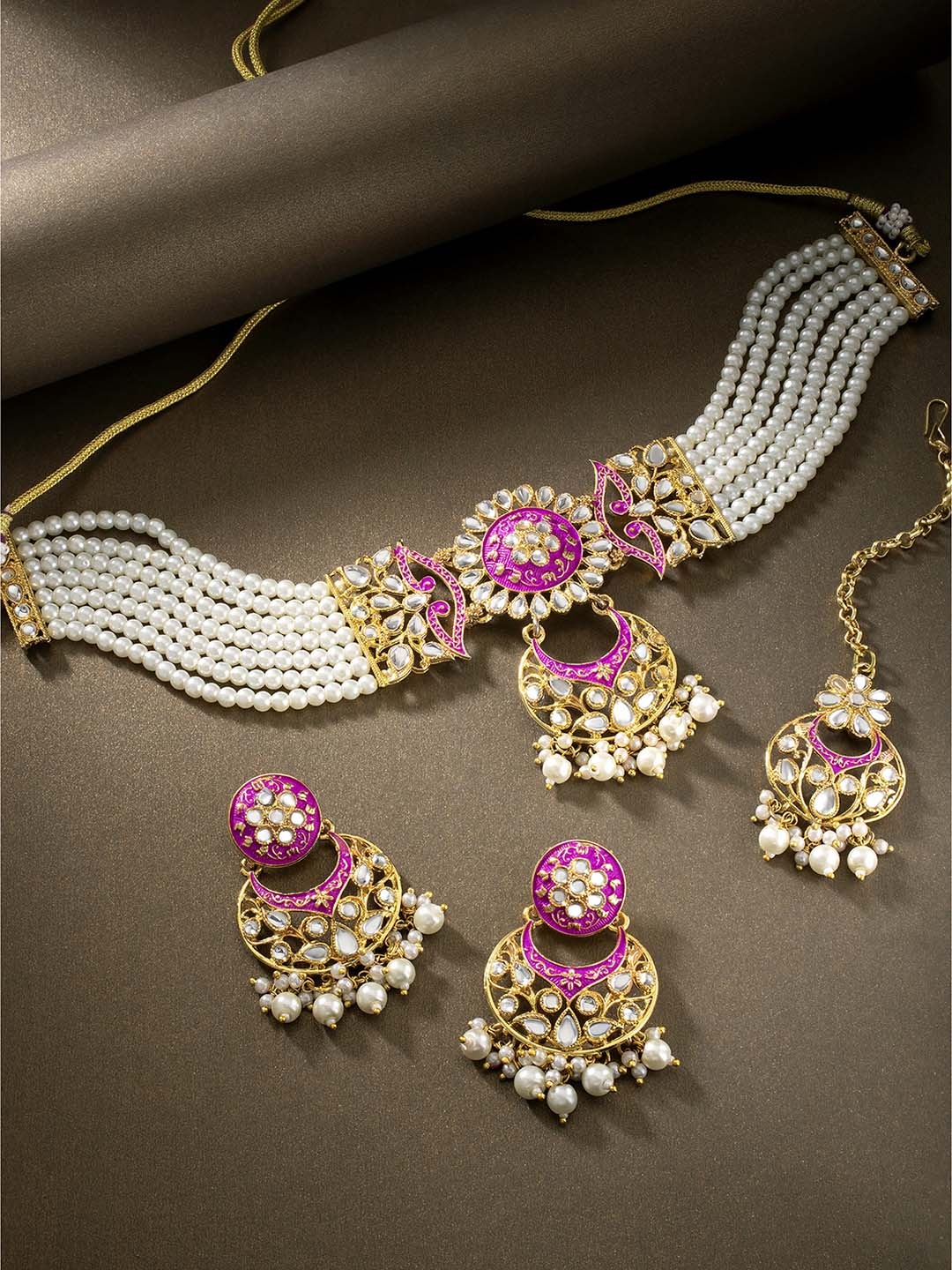 

Peora Magenta & White Gold-Plated Kundan Studded Enamelled Jewellery Set