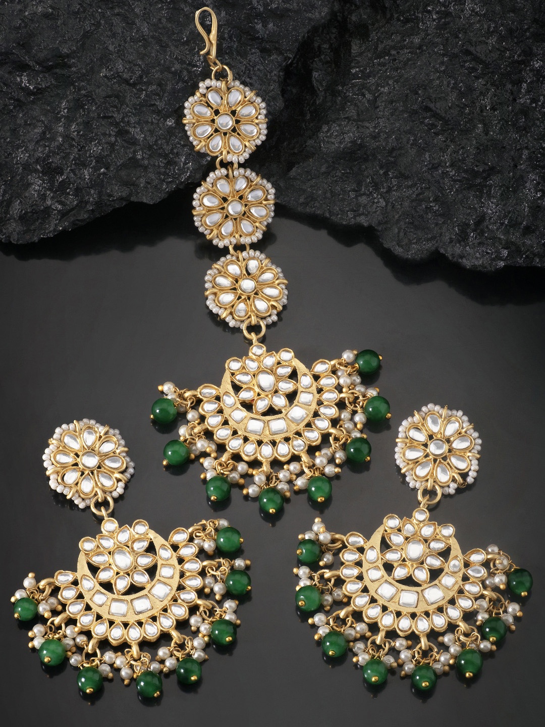 

Peora Gold-Plated Green Traditional Kundan & Pearl Handcrafted Jewellery Set