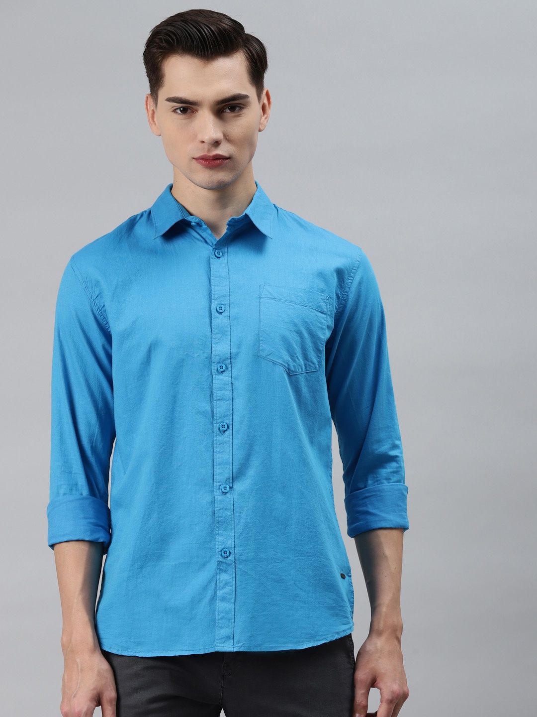 

abof Men Blue Pure Cotton Solid Slim Fit Casual Shirt