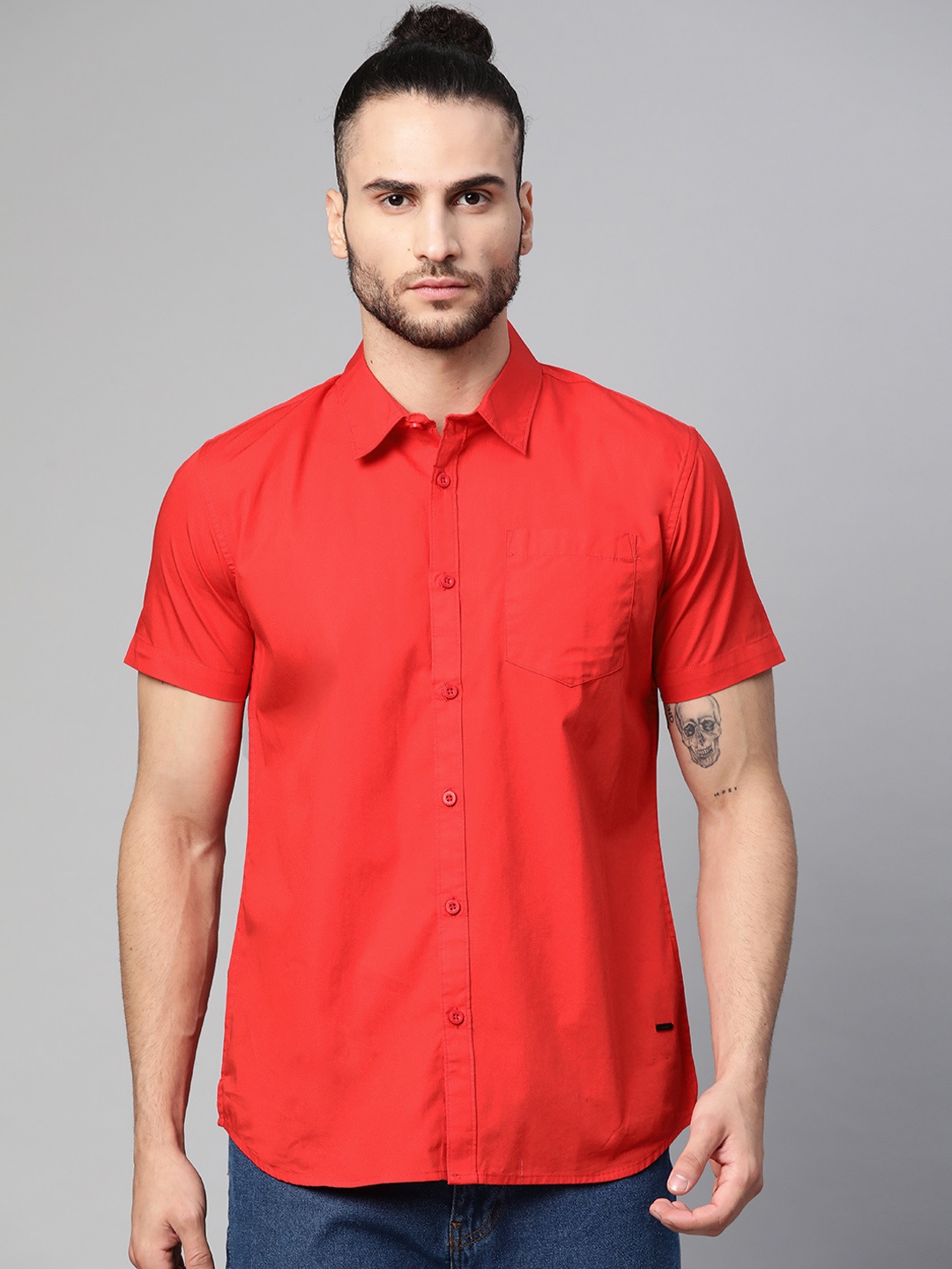 

abof Men Red Pure Cotton Solid Slim Fit Casual Shirt