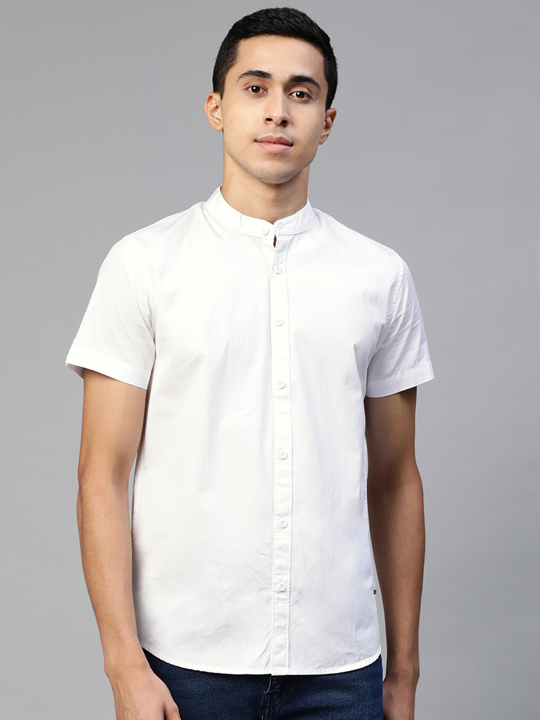 

abof Men White Pure Cotton Slim Fit Solid Casual Shirt