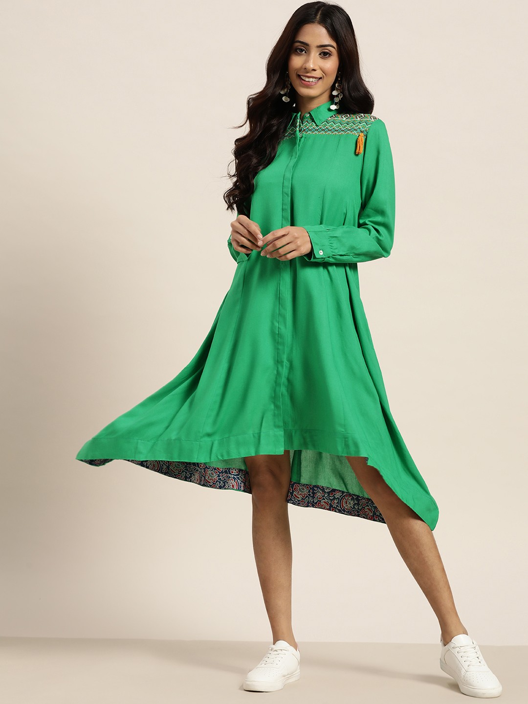 

Sangria Women Green Embroidered Detail Shirt Dress