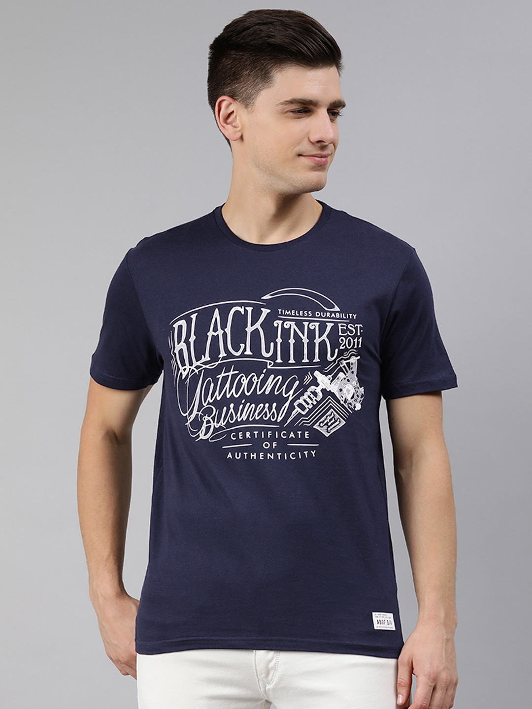 

abof Men Navy Blue Typography Printed Slim Fit Pure Cotton T-shirt