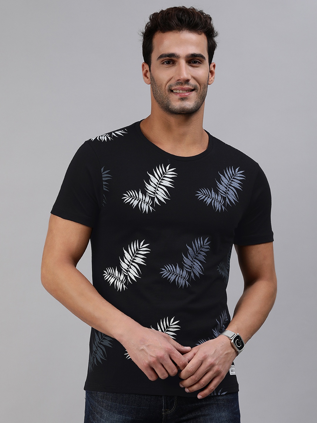 

abof Men Black White Tropical Printed Pure Cotton T-shirt