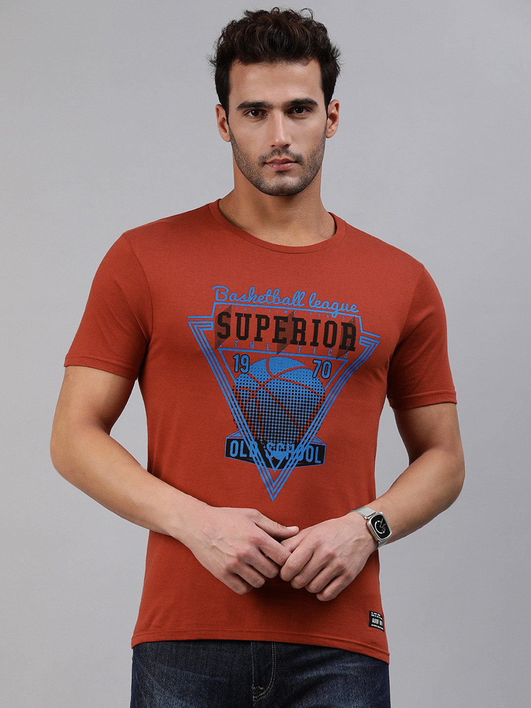 

abof Men Red Typography Printed Slim Fit Pure Cotton T-shirt