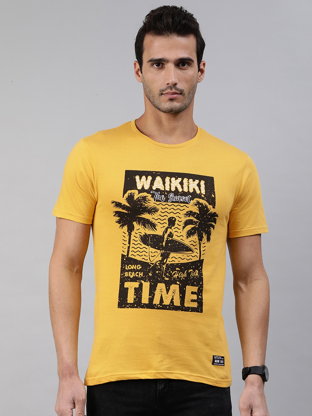 

abof Men Yellow & Black Graphic Printed Pure Cotton T-shirt