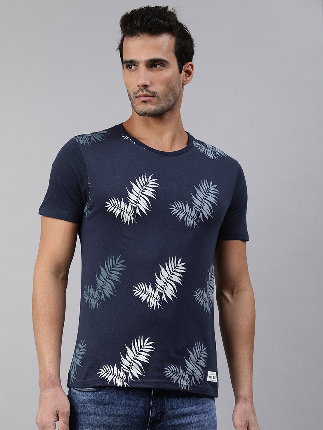 

abof Men Blue Conversational Printed Pure Cotton T-shirt