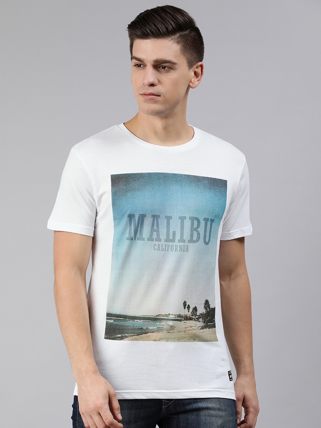 

abof Men White Printed Slim Fit Pure Cotton T-shirt