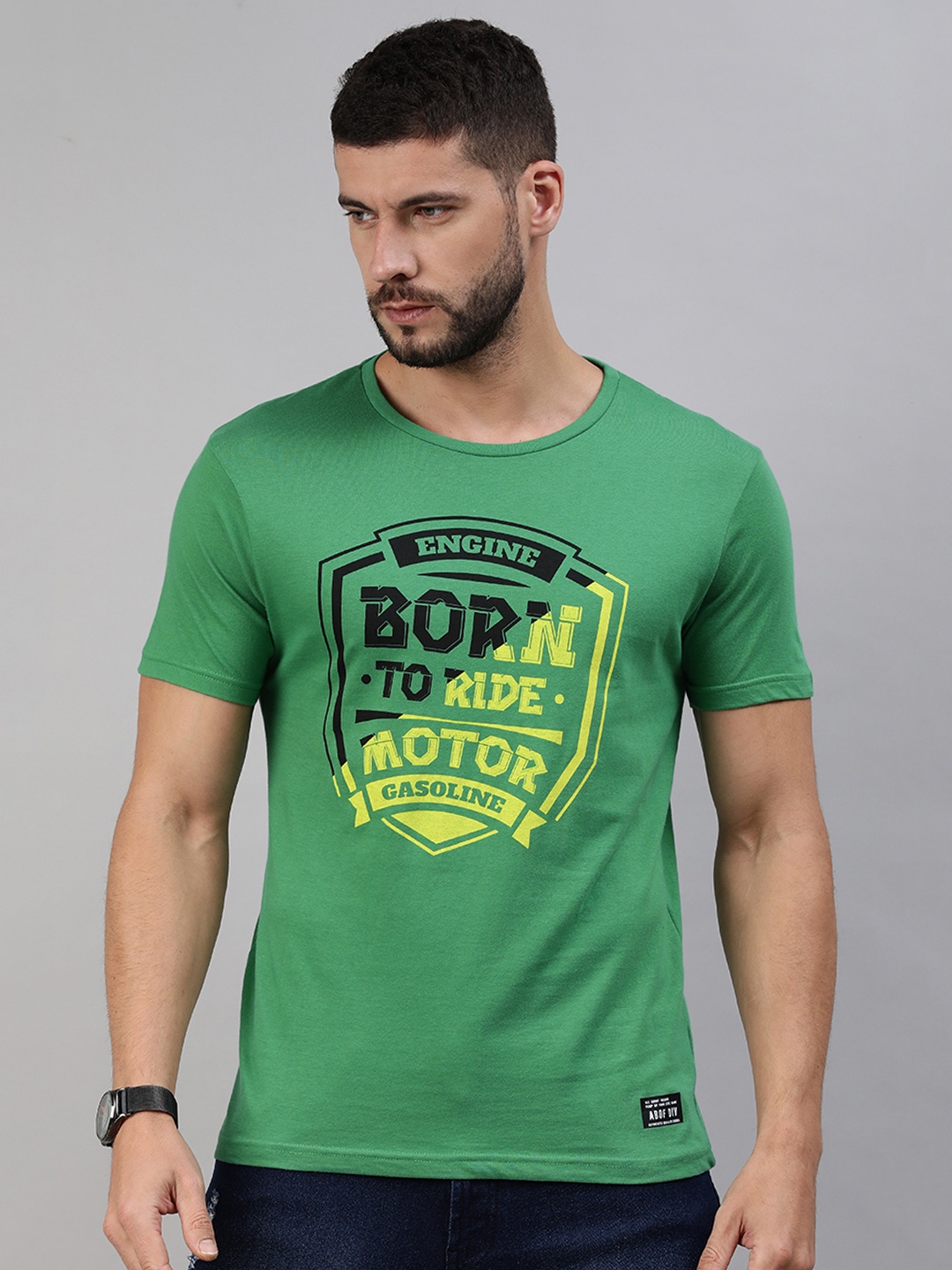 

abof Men Green & Yellow Typography Printed Slim Fit Pure Cotton T-shirt