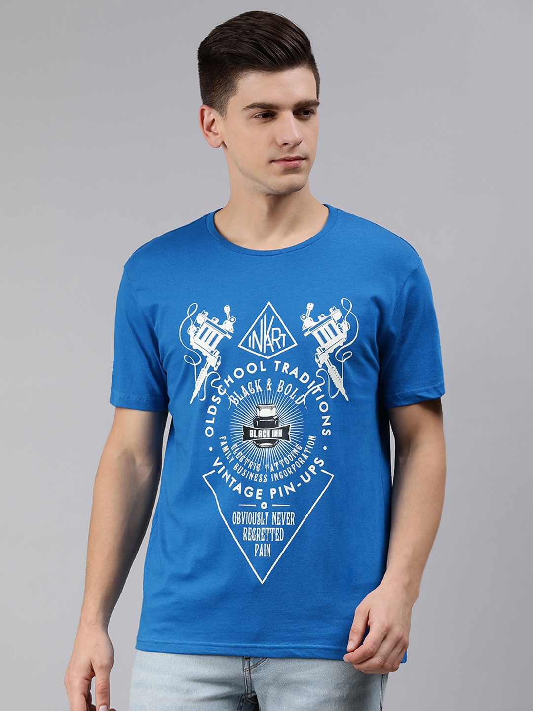 

abof Men Blue White Printed Pure Cotton T-shirt