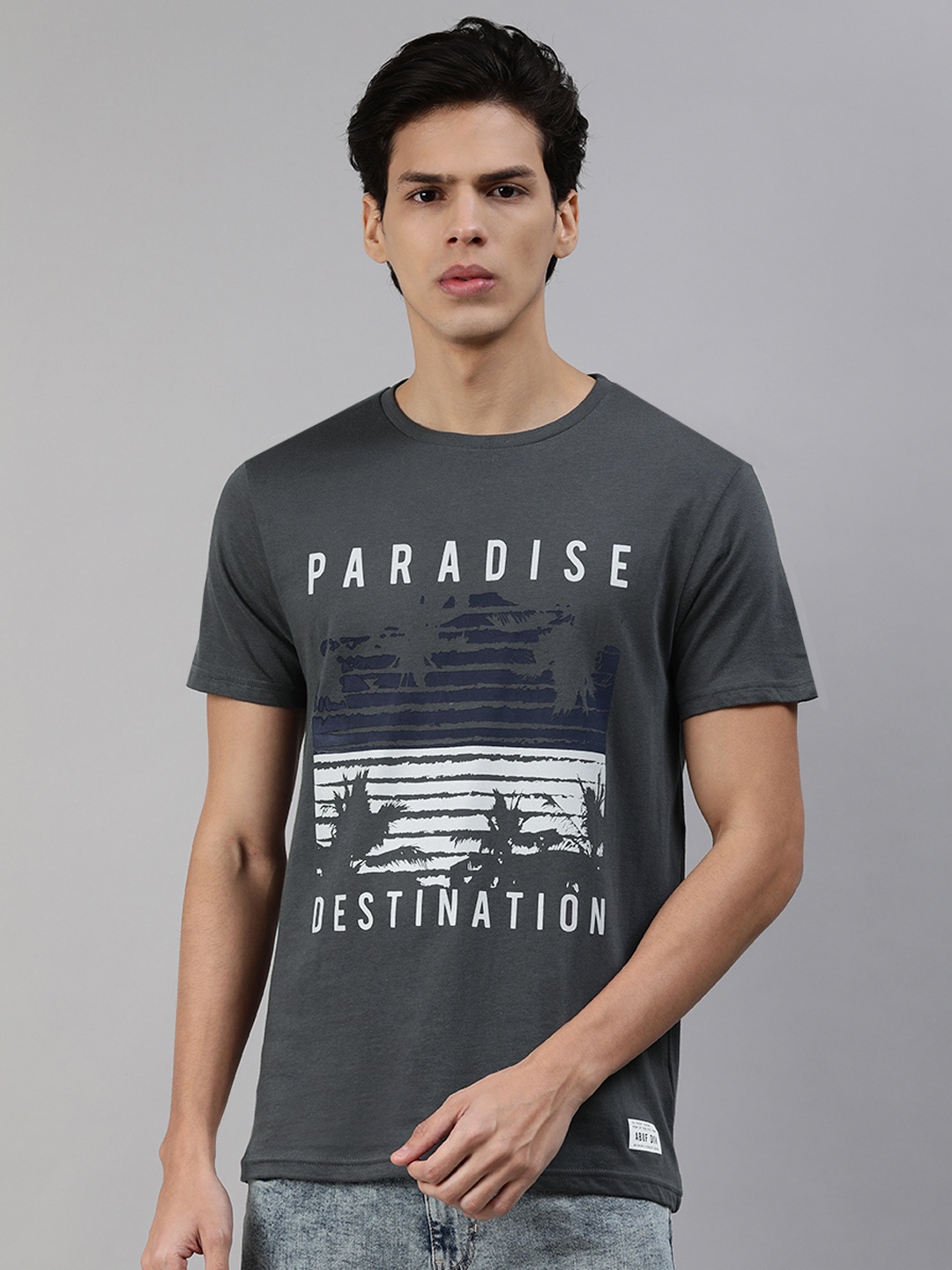 

abof Men Grey White Typography Printed Pure Cotton T-shirt