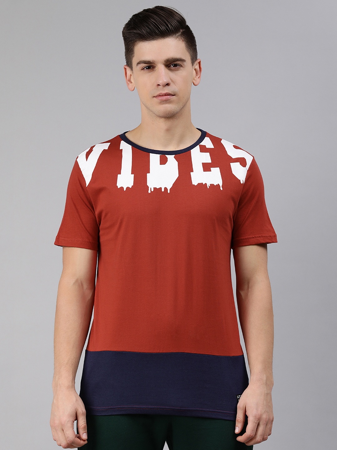 

abof Men Red Navy Blue Colourblocked Pure Cotton T-shirt with Printed Detail