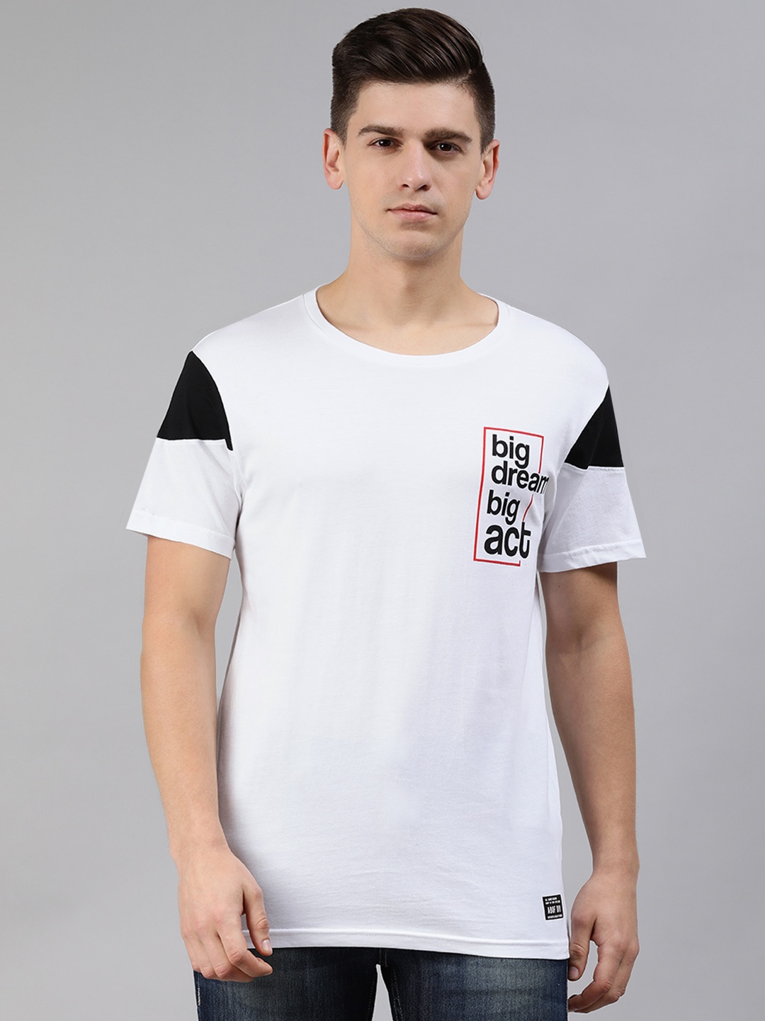 

abof Men White Black Printed Pure Cotton T-shirt